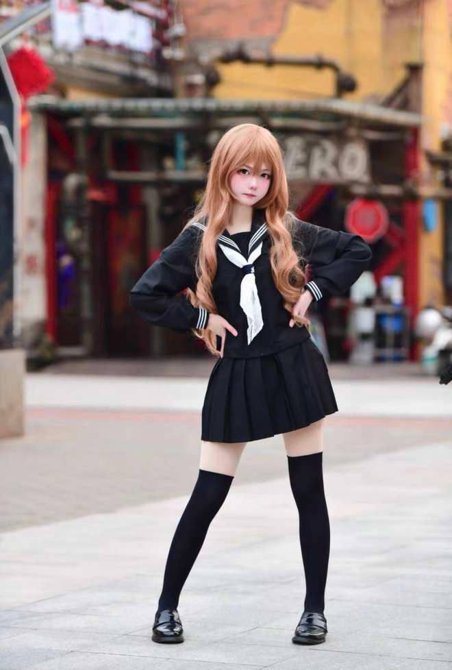 福利姬灵灵全球cos外围经济（全国独家资源）分享的黄推图片3 - 网红私拍内容