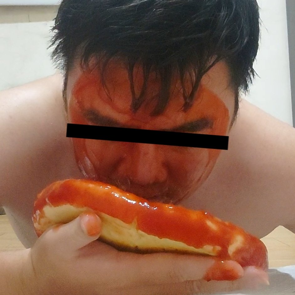 Pie in the face by pizza.

第一次用pizza餅皮玩，番茄醬超可怕…

#WAM #Messy #ColorfulCream #Pie #Wammer #WetAndMessy #paint #Gunge