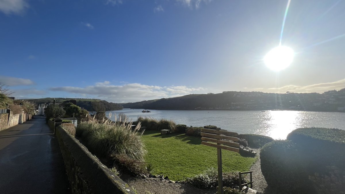 wapple15's tweet image. #Fowey 🏴󠁧󠁢󠁥󠁮󠁧󠁿 #FingerpostFriday #ShadowsReflects