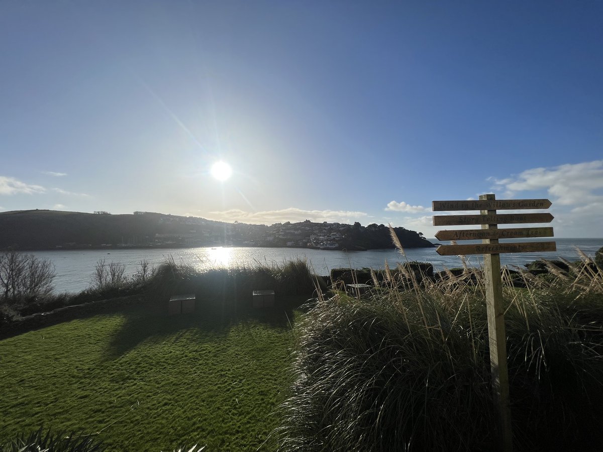 wapple15's tweet image. #Fowey 🏴󠁧󠁢󠁥󠁮󠁧󠁿 #FingerpostFriday #ShadowsReflects