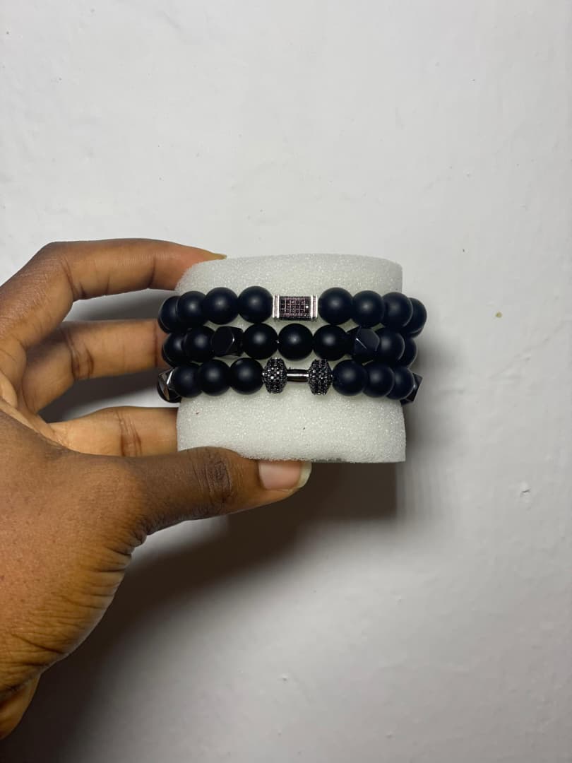 De_Faiii's tweet photo. Met @beebrain123 at the Onboard movie night...pure vibes. 
He didn’t just vibe with me, he supported the brand and copped bracelets for himself and his babe.

S/O to @Fehinnnnnn too, she was so sweet.
Looking forward to having you rock my pieces soon. https://t.co/7S0ok7cynA