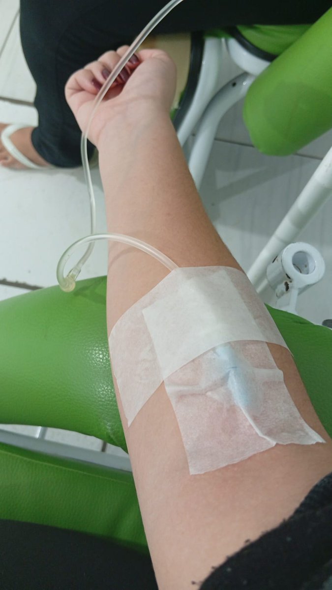 Vihtorss's tweet photo. no hospital mas tô bem https://t.co/YkBvgLJf1X