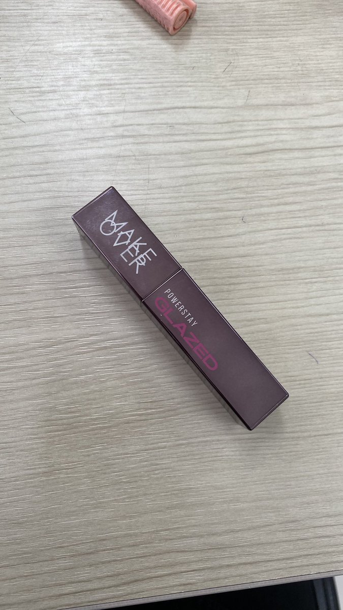 jiejaedream's tweet photo. wts preloved makeover powerstay glazed shade, isi masih 80% 40k aja deh ambil boleh nego ya 📍semarang https://t.co/zUzp9ObIt5