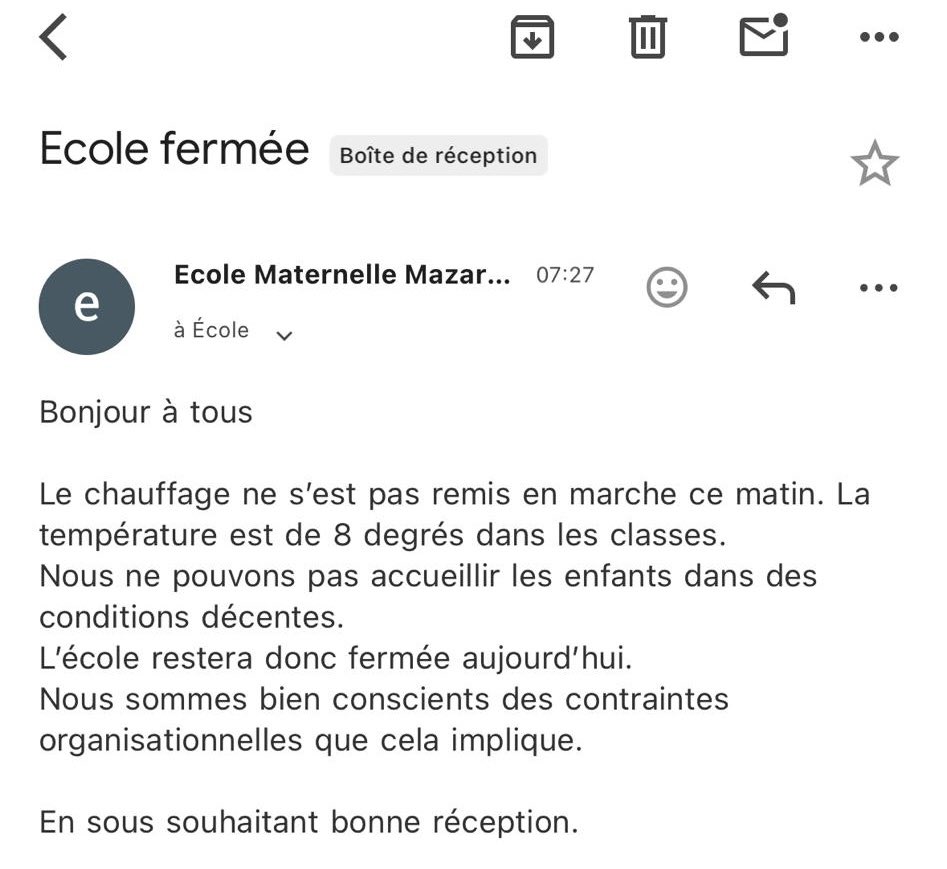 albanlipp's tweet image. L’état des écoles à Marseille, c’est assez préoccupant 😔