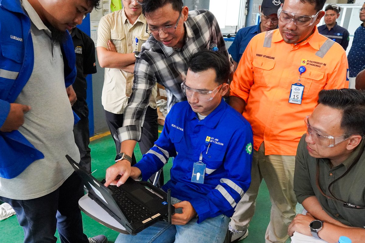 PLPID's tweet image. PLP Indonesia dengan PLN Kantor Pusat dan unit terkait melaksanakan kegiatan pelatihan &amp;amp;pengujian teknis Compression Dead-end &amp;amp; Midspan Joint konduktor HTLS, Kegiatan ini memastikan implementasi teknologi yang tepat, standar ketat dalam pemasangan sambungan kabel listrik.
#PLPID