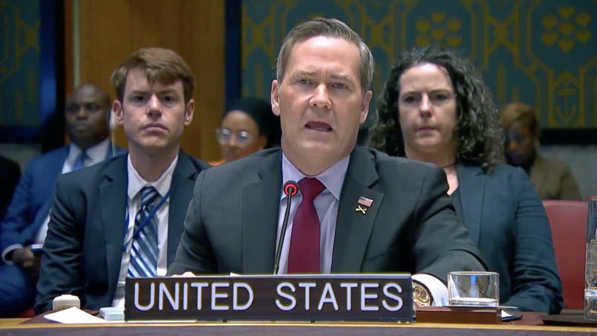 Laccent_'s tweet image. 🗣️&quot;Des terroristes affiliés à Al-Qaïda dans le #Sahel ont paralysé le #Mali 🇲🇱, en bloquant l’approvisionnement en carburant. La situation y est désastreuse. Et nous constatons que Al-Qaïda cherche à prendre le contrôle de tout le pays. (...)

Les menaces terroristes ne font pas…