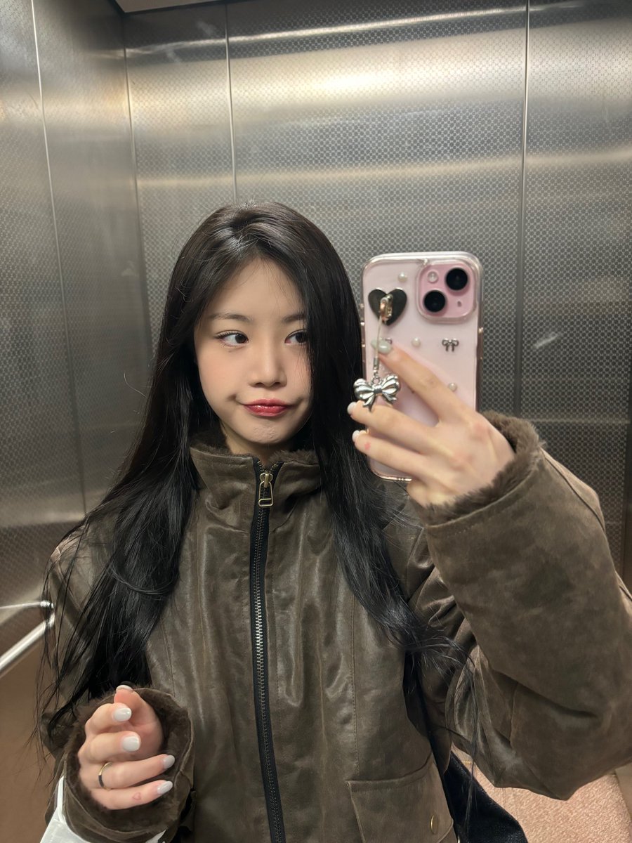 수진이의 거울샷을 좋아하는 모임📸