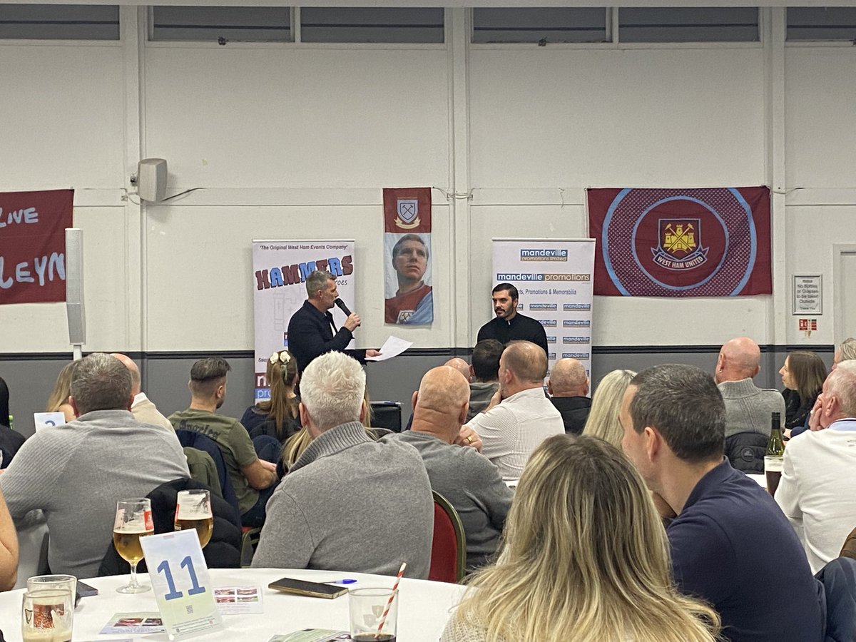 whulegends_XI's tweet photo. Another fantastic evening listening to the stories of former Hammer @tomkinsofficial very honest about his time at the club and what it meant as a fan to play in the Claret &amp; Blue. As always @jimmywalker001 was on top form, big thanks to @MandevilleProm2 as always for a top night https://t.co/w1QMkAsAtF