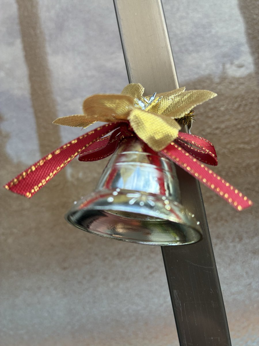 こんにぴあ

今日は定例会

さて先週の相談は
電話　27件
メール　1件
所内面談　1件でした

もうすぐ　この季節ですね