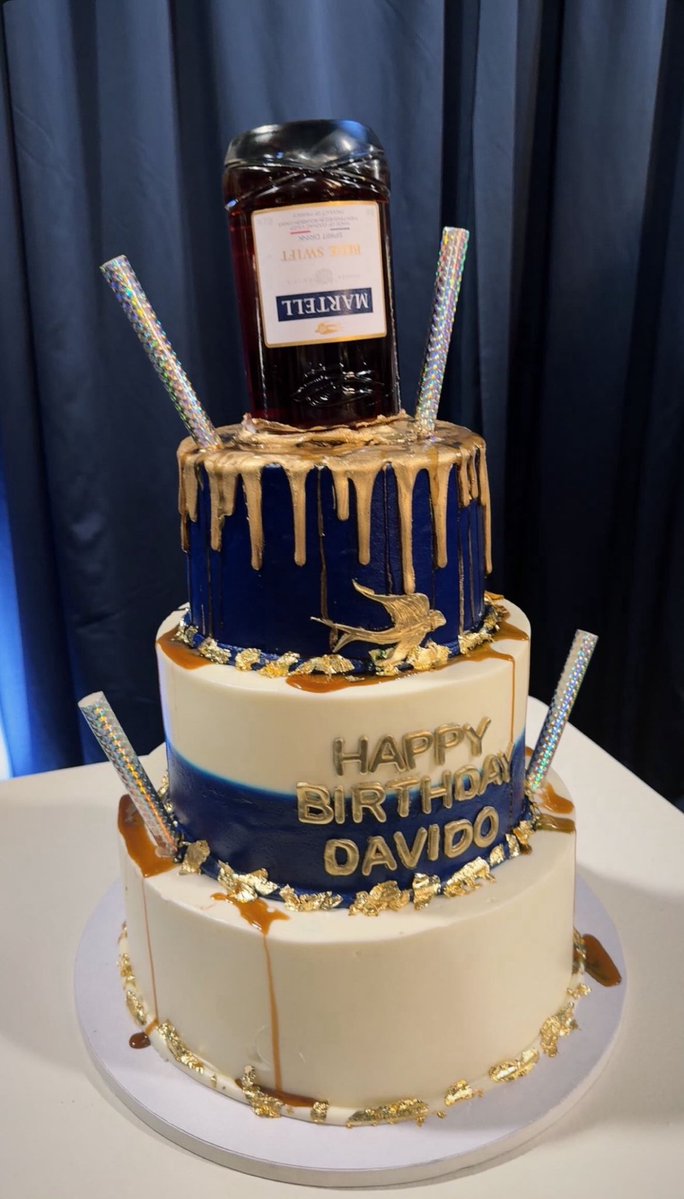 BXwift's tweet image. @davido Celebrates His 33rd Birthday 🎂 Backstage With Family/Friends At State Farm Arena 🇺🇸 After A successful Live 🎙️ Performance. 🤯✔️🥷🔥