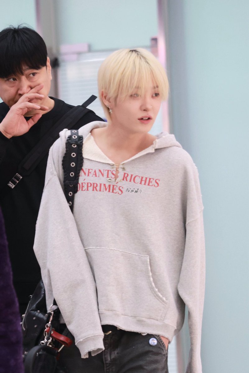 251121 GMP

⁠❥

#지훈 #JIHOON  #ジフン  #TREASURE