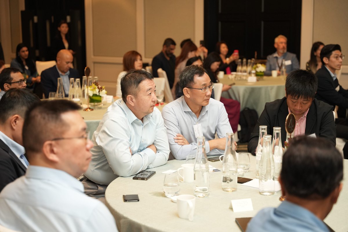 ecosystm360's tweet image. A privilege to host the Ecosystm AI Leadership Forum with @EquinixAPAC. Leaders across government, enterprise, tech, and academia came together to drive Singapore’s inclusive, connected AI future.
Proud to help build a federated, sustainable #AIecosystem for APAC. 
Thank you all!