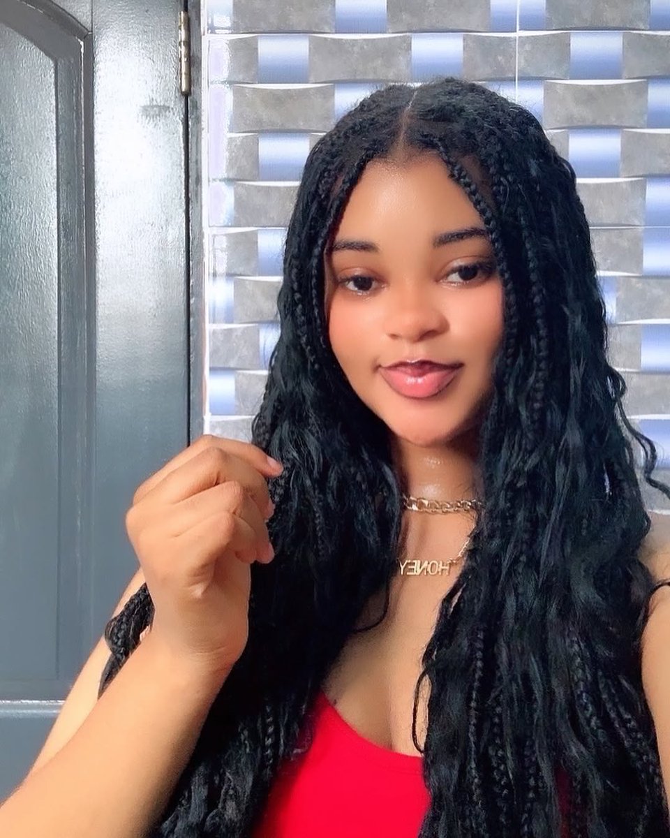 SuperSteph117's tweet image. Let me interrupt your scrolling with this beauty in all frame 🧡 💚