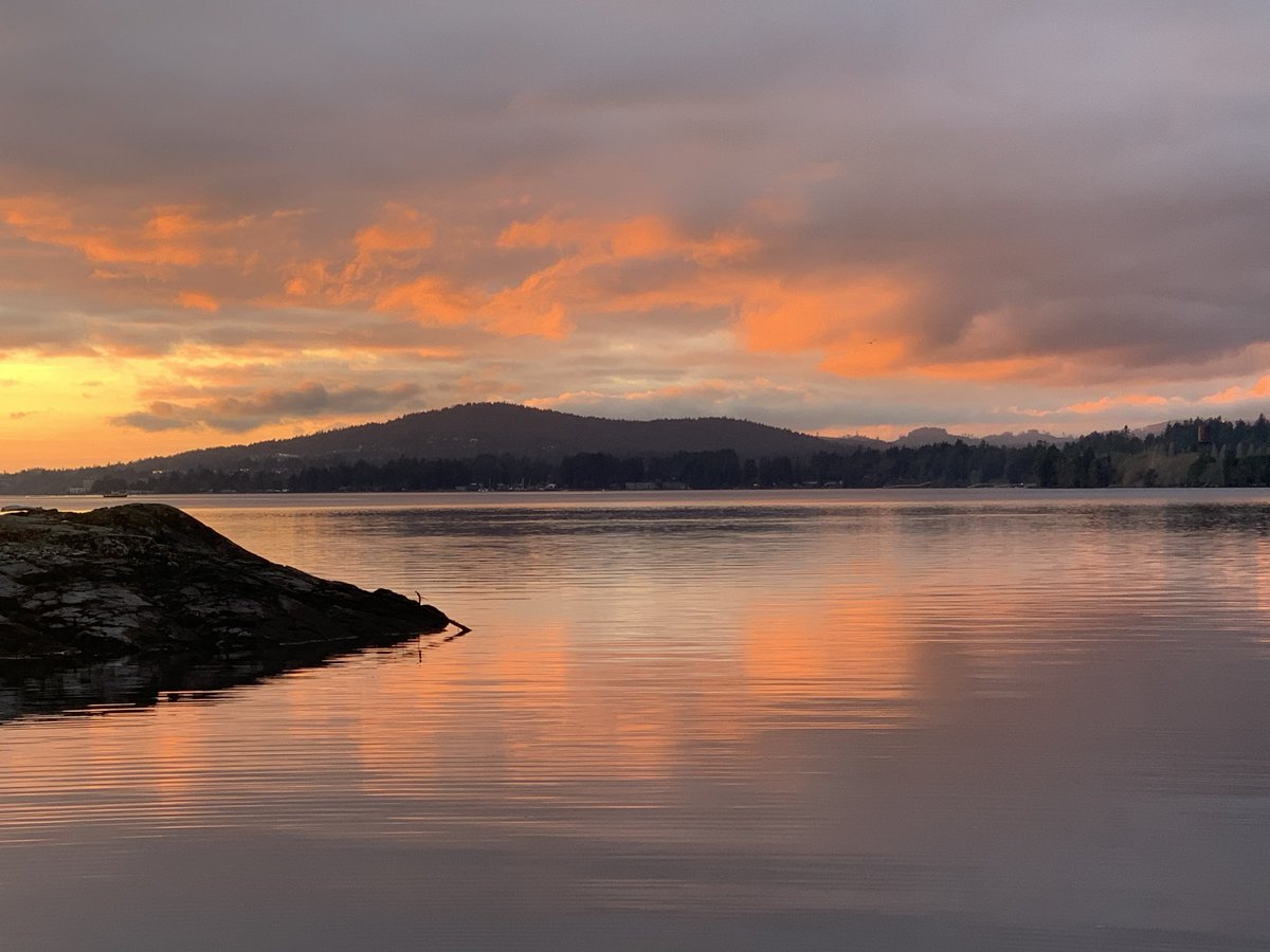 &amp;the deeply missed &amp; dearly loved  <a href="/stan_sdcollins/">Stan Collins</a> is still trending - thinking of his family in Rocky Harbour ❤️ here’s a West Coast Sunset for you