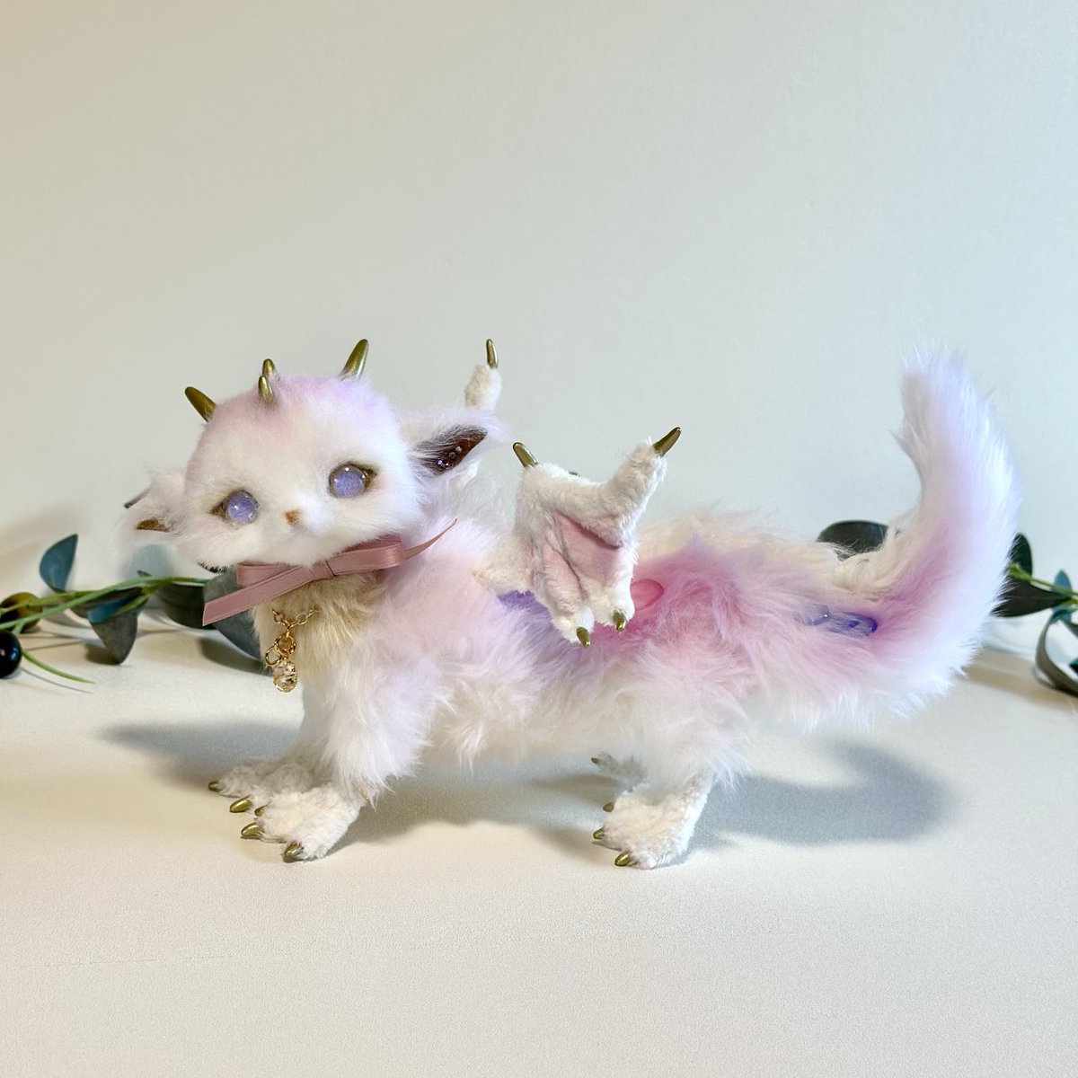 アイスドラゴンの赤ちゃん　アートドール　ぬいぐるみ アイスドラゴンの赤ちゃん アートドール ぬいぐるみ Bibian 比比昂