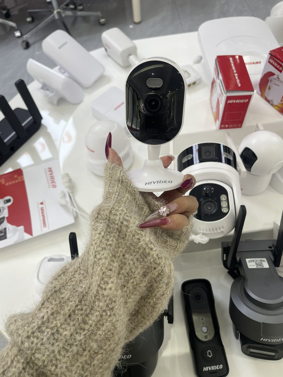 Hivideo_Beauty's tweet image. Indoor camera #Hivideo #CCTV #SecurityCamera #CameraFactory #Surveillance #SmartSecurity #HomeSafety #CCTVProducts #OEMODM #WelcomeInquiry