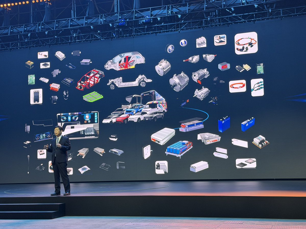 sudhirmehtapune's tweet image. Invigorated after attending the #Foxconn annual tech day in #Taiwan . Would have liked to see more Indian companies represented here .  The combination of AI, Energy &amp;amp; EV’s will change the world .  The energy  here is electric &amp;amp; the opportunity is endless. Also what struck me was…