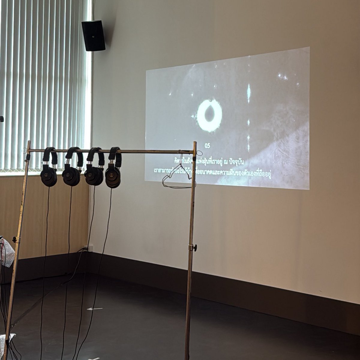 jpegpine's tweet image. เป็นโปรเจคที่ตอกย้ำว่าคนรุ่นใหม่มีเปอร์เซนต์ที่ต้องทิ้งความฝันตัวเองจากปัจจัยรอบตัวสูงมาก T—T แต่ละโซนทำหน้าที่ของตัวมันเองได้ดี โซนที่ชอบที่สุดคือโซนที่ให้ใส่หูฟัง มันทำให้เราได้รับรู้มุมมองชีวิตของคนอื่น ๆ มากขึ้นเยอะเลย

#dreamanddustproject2025