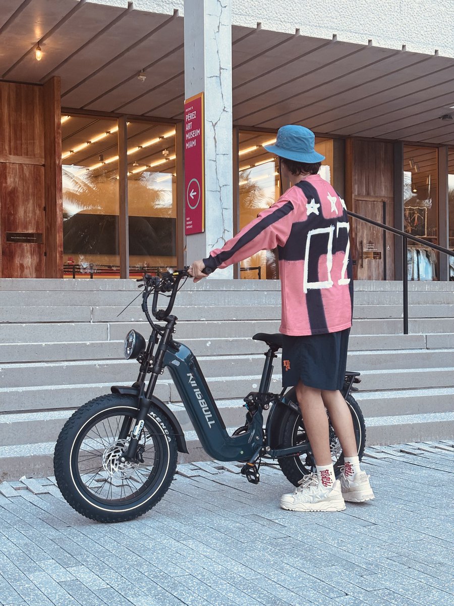 kingbullbike's tweet photo. Ride to your heart with my Jumper GO❤
Get yours during our Black Friday Deals with the ultimate price $1499: https://t.co/5ebusn89wm
#ebikeride #kingbullbikes #facethewind #discover2 https://t.co/IyZT525s7v