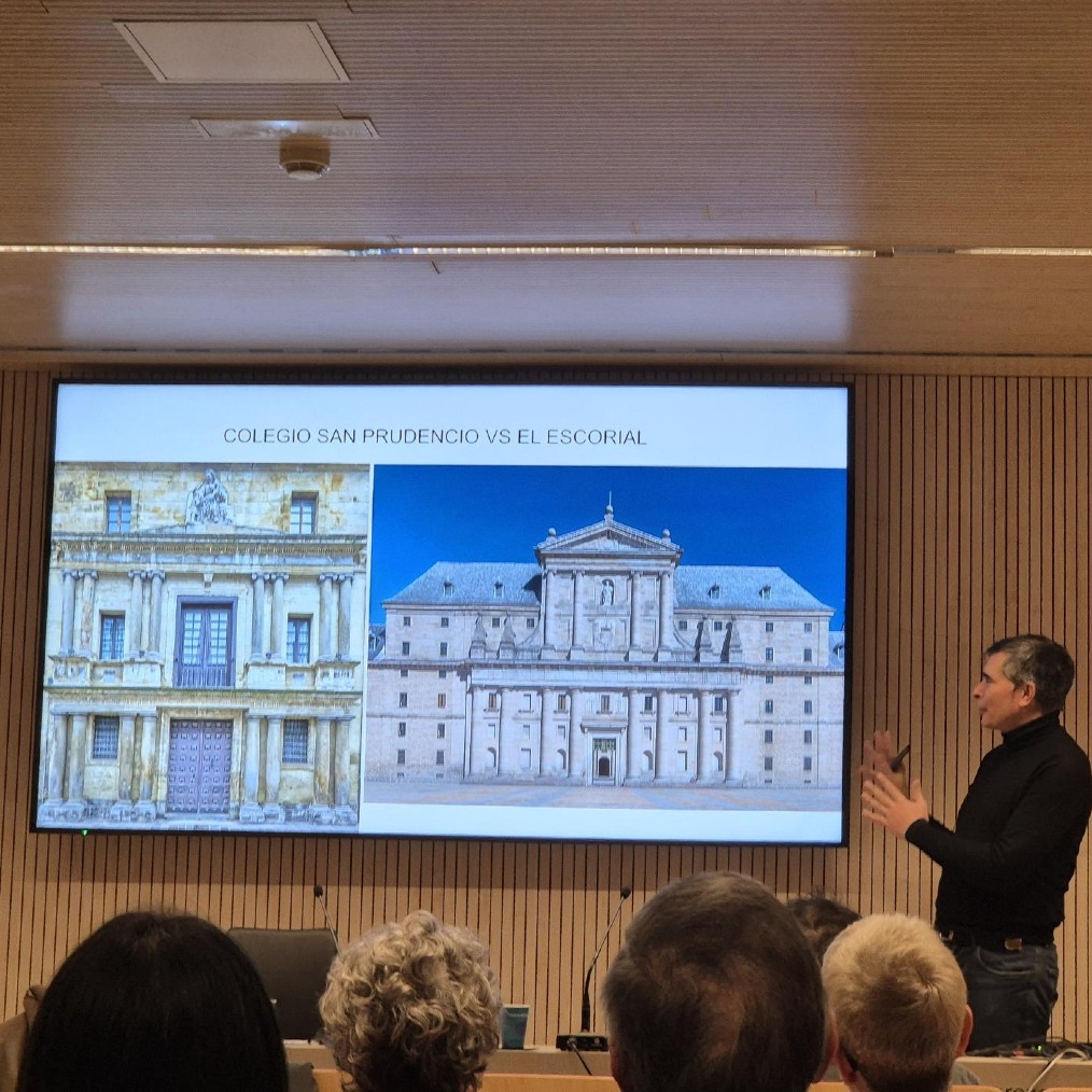 Interesante y amena conferencia de <a href="/Vitruvio_arte/">VITRUVIO ARTE</a> que nos ha dado la oportunidad de conocer mejor una parte del patrimonio arquitectónico de Vitoria-Gasteiz: el Colegio San Prudencio. 
El ciclo #arabariburuz se organiza en colaboración con <a href="/OndareIrekia/">Ondare Irekia / Patrimonio Abierto</a>