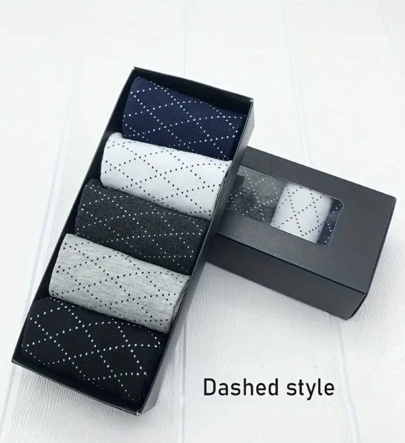 samdarrko's tweet image. Please buy from @ruby_marilynd 
First frame is GHc 150
Second is GHc 130
Third GHC 260 and fourth is GHC 320
call/whatsapp/message 0202666624