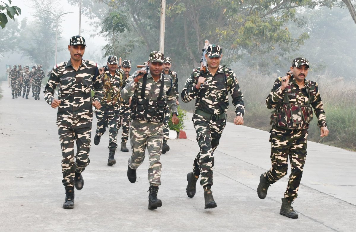 9BnSSB_INDIA's tweet image. SSB जवानों ने आज BPET के माध्यम से अपनी स्टैमिना, स्पीड और स्ट्रेंथ का मानक परीक्षण दिया—टीमवर्क, अनुशासन और प्रोफेशनलिज्म के साथ ऑपरेशनल रेडीनेस को और मजबूत किया गया। फिट फोर्स, सेफ बॉर्डर्स!
@SSB_INDIA
@SSBFTRLUCKNOW
@SSBSHQGKP
 #BPET #FitnessFirst #FitForce #MissionReady