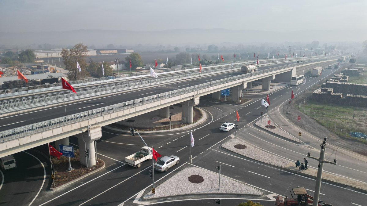 📍 Bugün saat 11.00’de Ulaştırma ve Altyapı Bakanımız <a href="/a_uraloglu/">Abdulkadir URALOĞLU</a> katılımıyla gerçekleştireceğimiz Ağaç İşleri Kavşağı açılış programına bekliyoruz.
🚦 Bu projeyle:
⏱️ Yıllık 1 milyar 200 milyon lira zaman tasarrufu,
⛽ 50 milyon lira akaryakıt tasarrufu,
🌿 308 ton daha az