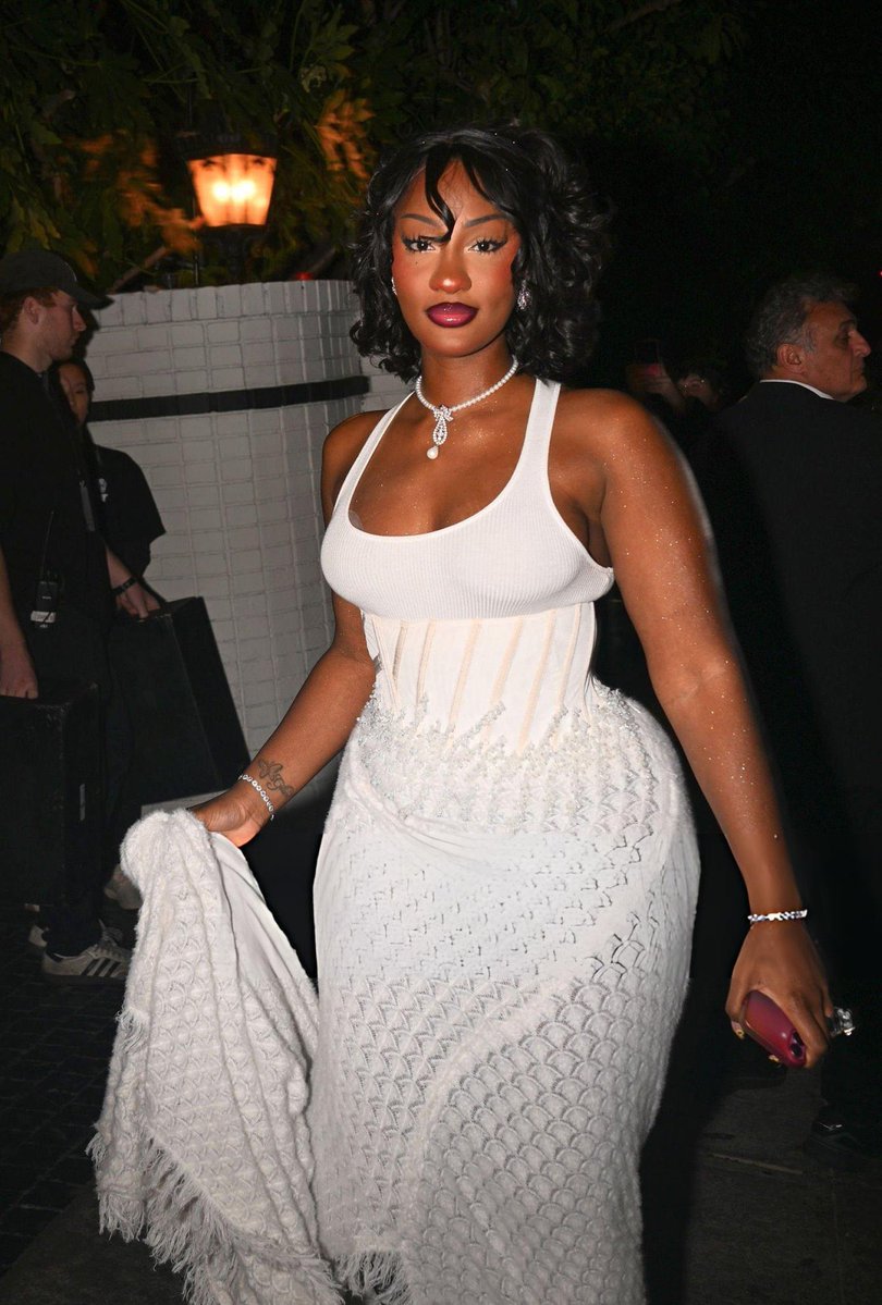 afrocultur's tweet image. TEMS DROPPED A SURPRISE EP😳
 “LOVE IS A KINGDOM”

OUT NOW🚨