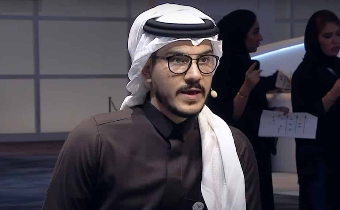 NezamMahdawi's tweet photo. حربُ #محمد_بن_زايد على الإسلام حربٌ عقائدية صريحة، أشدّ ضراوة من كلّ حملات كارهي الإسلام في أي عصر.

تخيّل أن ابن زايد استعان بإماراتيين وإسرائيليين ويمينيين متطرفين لترويج رواية تزعم أن ما يجري في #السودان “حربٌ إسلامية تستهدف المسيحيين”!

هذا ما كشفته منظمة Beam Reports - منصة استقصائية سودانية تُحارب التضليل - التي أكدت أنه بعد سيطرة الدعم السريع على #الفاشر، ظهرت موجة محتوى مضلل بصورة متزامنة ومُنسَّقة.

وحدّدت المنظمة أمجد طه - أحد أبواق ابن زايد - بوصفه مهندس الحملة.
بدأ بإطلاق ادعاءات حول “إسلاميين متطرفين” في السودان، ثم ضخّمتها حسابات إماراتية وإسرائيلية ويمينية متطرفة.

ومن أمثلته:
ادّعى أن بريطانيا ستمنح الجنسية لـ“جهادي سوداني” بينما “يُذبح المسيحيون في السودان ونيجيريا”.

زعم أن الجيش السوداني “قتل 2 مليون مسيحي وهجّر 8 ملايين واغتصب 15 ألف امرأة”، وأن اليسار “مشغول بمهاجمة #الإمارات… دولة تُقرع أجراس الكنائس فيها بحرية”.

وادّعى أن ضابطًا سودانيًا “أكل قلب رجل بعد قتل أطفاله” — بلا أي دليل.

منظمة بيم وجدت أيضًا أن حسابات كثيرة أعادت نشر صور توثّق انتهاكات الدعم السريع نفسها ضد المدنيين في الفاشر، وقدمتها على أنها “عنف إسلاميين ضد المسيحيين”.

وساهمت في التضليل شخصيات أجنبية، منها:

نيما ياميني (مؤثرة أمريكية) التي زعمت أن الصور تُظهر “مسيحيين يُذبحون في السودان”، مضيفةً أن الدم “يُرى من الفضاء”!
والحقيقة أن صور الأقمار الصناعية كانت ترصد مجازر الدعم السريع نفسها في أحياء الفاشر.

دومينيك تارشينسكي (سياسي بولندي يميني متطرف) الذي نشر صورة لأم وطفلها وعلّق عليها بكذبة:
“السودان: إبادة للمسيحيين على يد الإسلاميين.”

هكذا تُدار ماكينة التضليل:
جرائم الدعم السريع - صناعة ابن زايد- تُغسل وتُعاد تغليفها كـ“عنف إسلامي”، ليتم استثمارها في الحرب العقائدية التي يقودها ابن زايد على كل ما هو إسلامي.