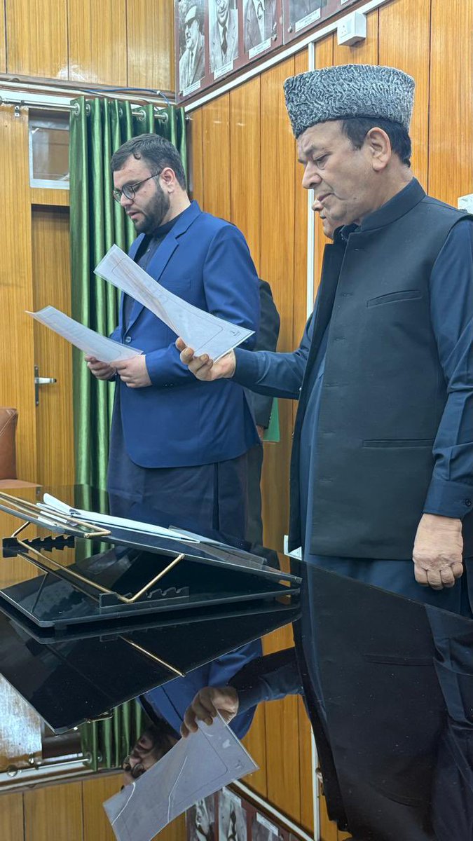 Rafiqahmadnaik's tweet image. Warmest congratulations to Aga Syed Muntazir Mehdi Sahab on taking oath as the Member of the Legislative Assembly from Budgam. A proud moment for our party and for the people he represents. May Allah bless him with wisdom, strength, and unwavering honesty as he begins this…