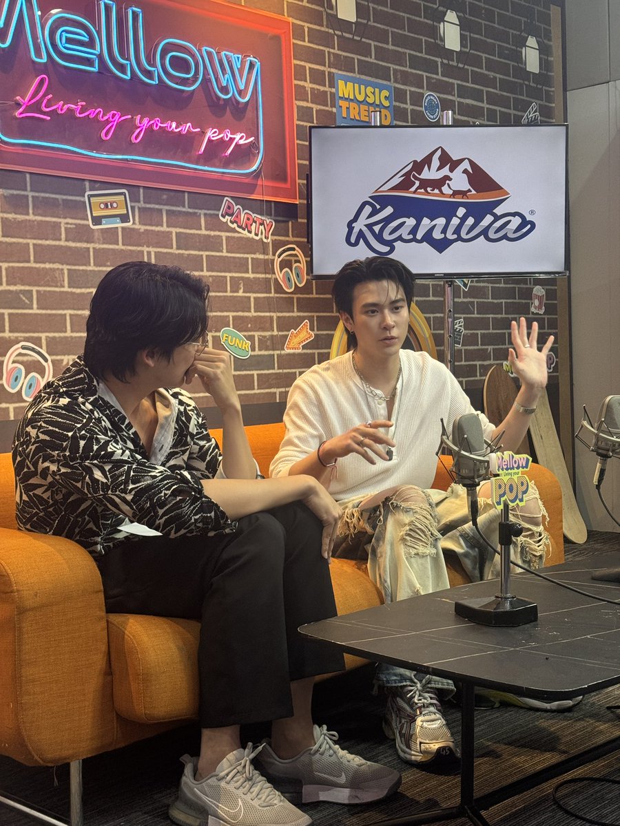 weare_teamb's tweet image. พี่แจ๊คกี้มาแล้วว  คุยกันได้ใน Live นะครับ

facebook.com/share/v/1C5UiV…

#Jackie_ไม่เป็นไรจริงๆ_PressTour
#Jackie_ไม่เป็นไรจริงๆ 
#EP02_HOWIFEEL #JackieJackrin