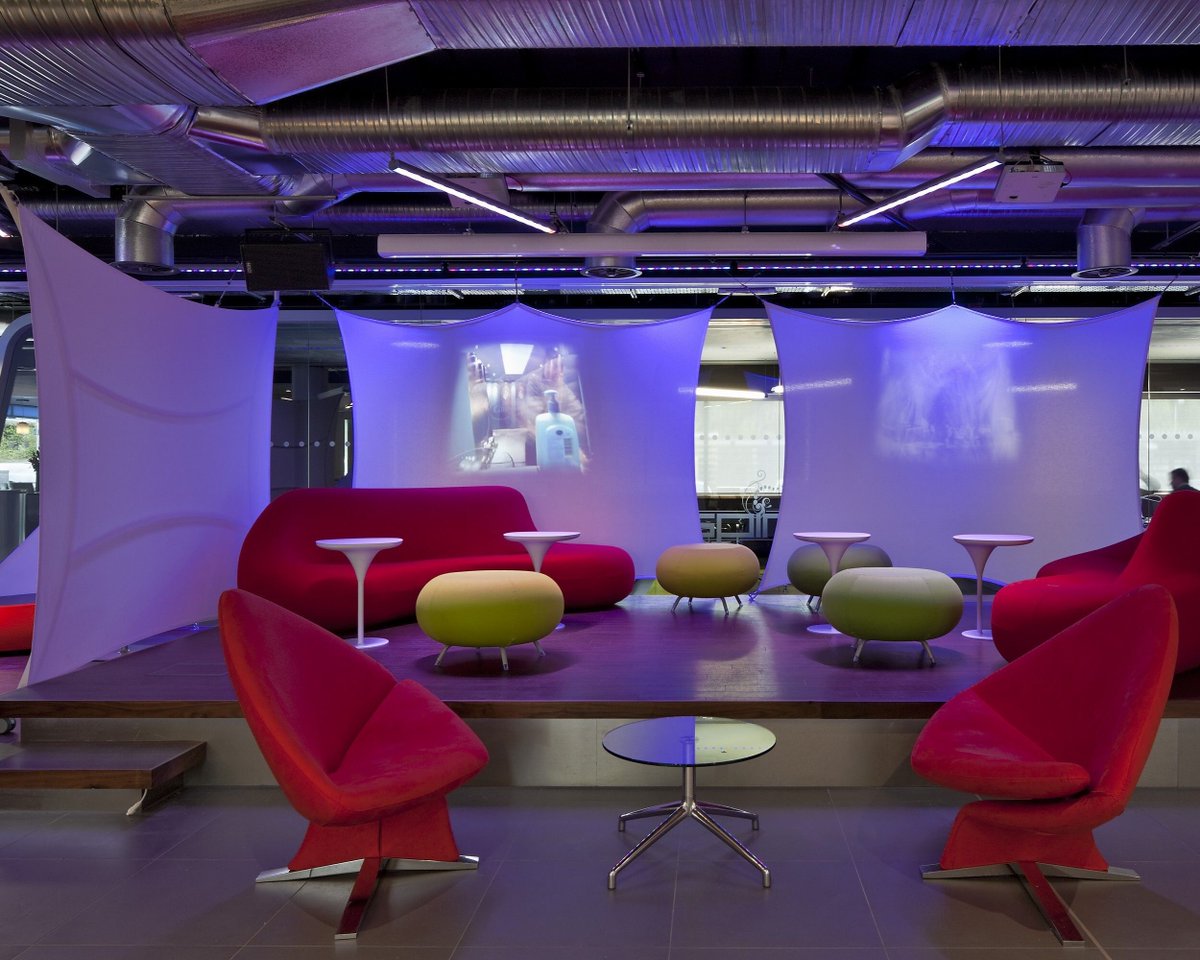 Tensile_Fabric's tweet image. Exploring the power of fabric in workspace design.

Flexible, functional, and visually striking.

#DesignInnovation #WorkspaceDesign #InteriorArchitecture 

Photography by Archimage.