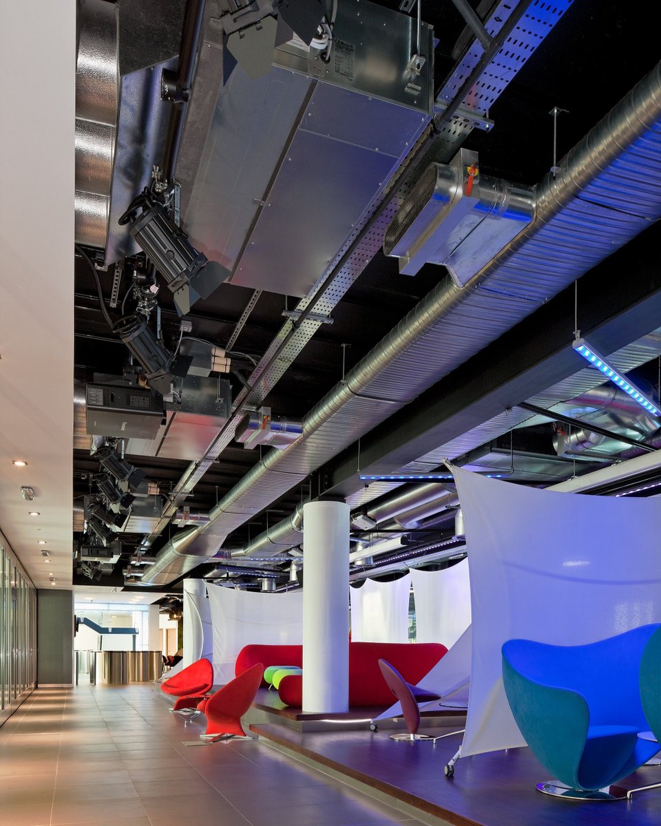 Tensile_Fabric's tweet image. Exploring the power of fabric in workspace design.

Flexible, functional, and visually striking.

#DesignInnovation #WorkspaceDesign #InteriorArchitecture 

Photography by Archimage.