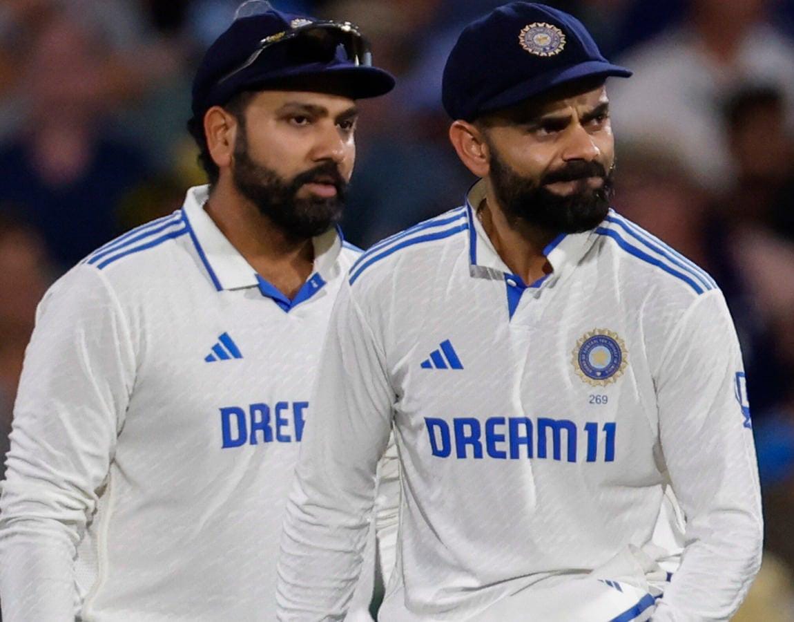 फर्क देखिए और राजनीति का स्तर समझिए।

35 साल के ऑस्ट्रेलिया के धाकड़ गेंदबाज मिचेल स्टार्क अभी भी क्रिकेट का सबसे कठिन फॉर्मेट खेल रहे हैं,

और सिर्फ खेल नहीं रहे तगड़ी परफार्मेंस दे रहे हैं।

इंग्लैड के खिलाफ पर्थ में 7 विकेट लेकर उनकी कमर तोड़ दी।

इधर भारत के बल्लेबाज विराट और