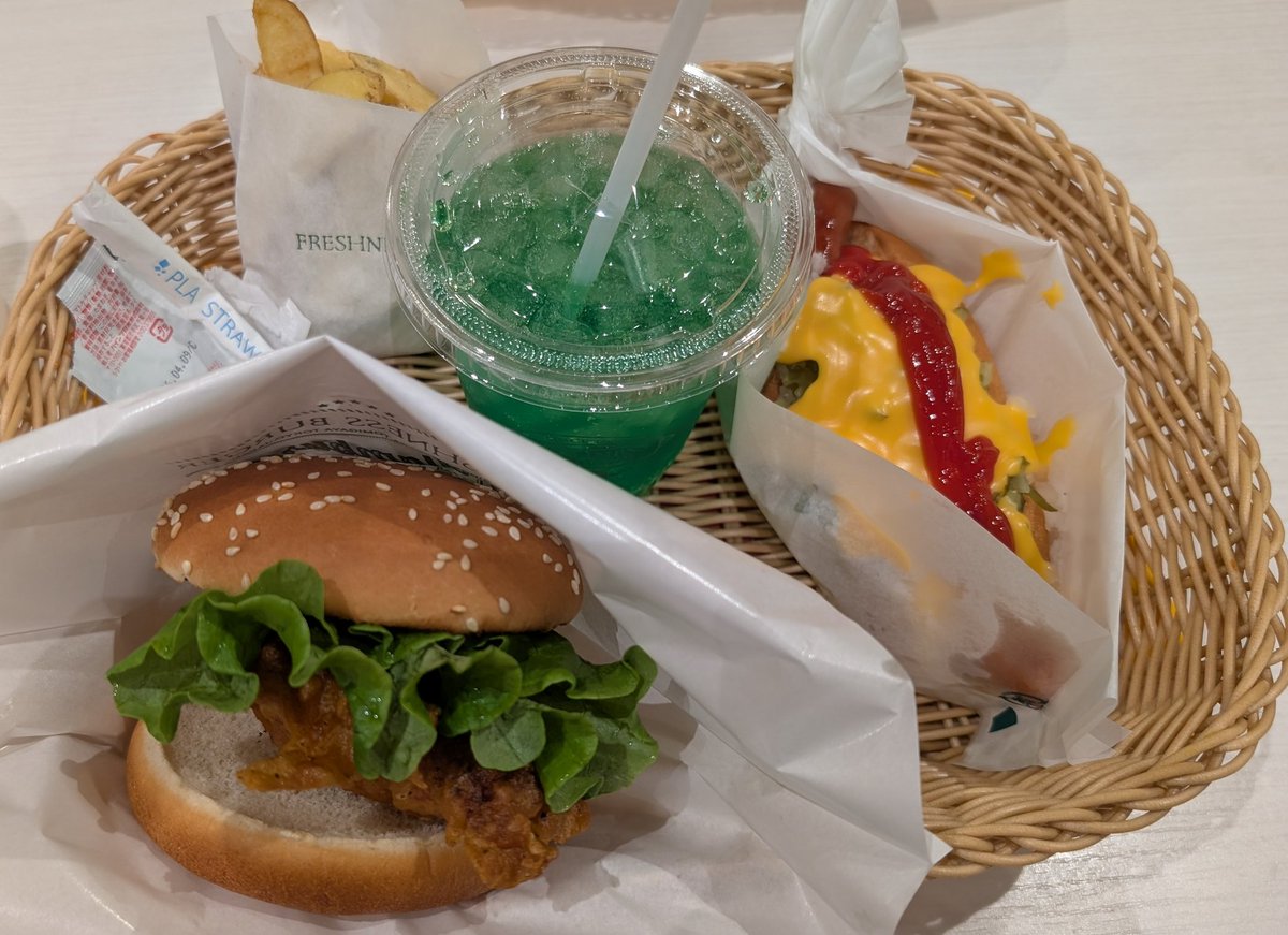 ぴょん tweet media