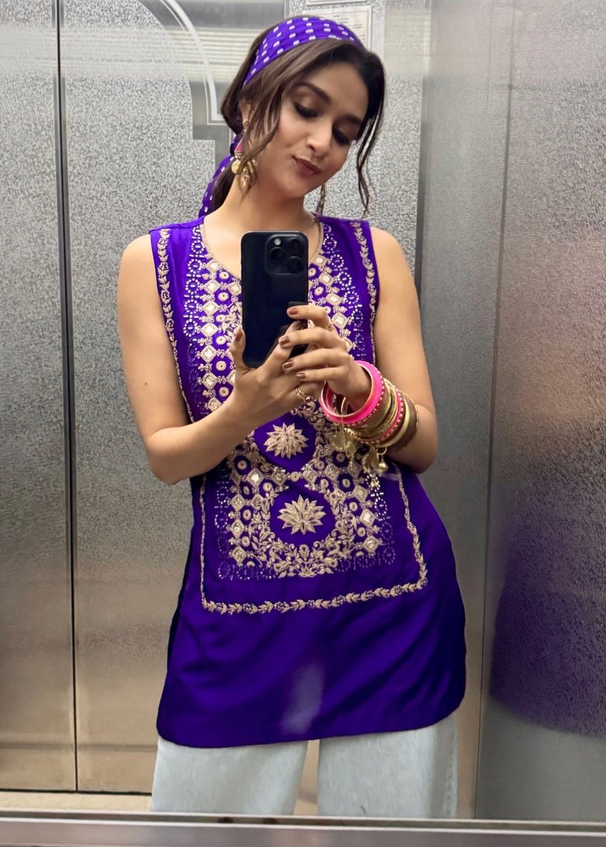 NikhilKalyan88's tweet image. Hey cutie @KeerthyOfficial 💜

#KeerthySuresh