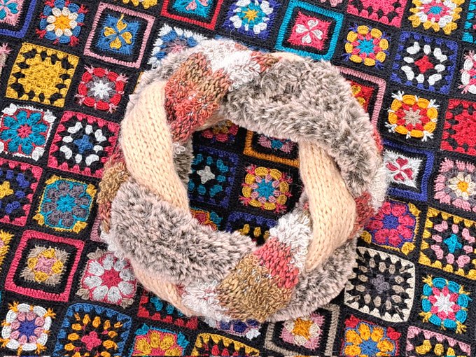 netarou_amuamu's tweet image. ＃みつあみスヌード
編みメモ( ..)φ出来たです
ほんのチラシの裏みたいな簡単なメモですが参考までにどうぞ(*^-^*)
メイクメイクココットとロリポップガーデンは約1.6玉、マジーアは約0.8玉使用しました♪