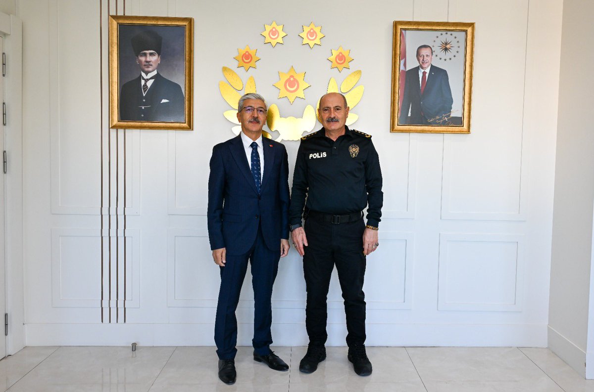 Polis Başmüfettişi Sn. Arif ÇANKAL’a nazik ziyaretleri için teşekkür ederim.