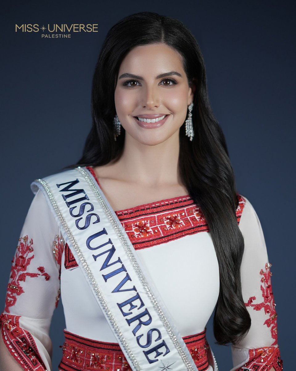 TheMossadIL's tweet image. Nadeen Barghouti Ayoub:
🇺🇸 Born in the US
🇨🇦 Raised in Canada 
🇦🇪 Lives in Dubai 
🇵🇸 Married Sharaf Barghouti, son of Marwan Barghouti serving five life sentences in Israel for orchestrating terror attacks that killed five people in 2001 and 2002.

Of course that&apos;s the woman…