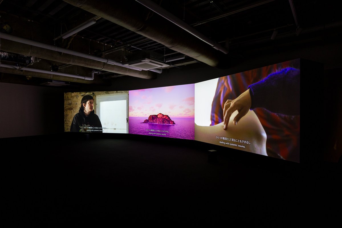 gallery_alpham's tweet photo. 【お知らせ】
来週25日（火）13:00より、「百瀬文｜ガイアの逃亡」アーティストトークを開催します。都合により内容に一部変更があり、トーク前半は百瀬文さんと袴田京太朗さんのお話、大槻晃実さんは後半にオンラインでの参加となりました。みなさまのご来場をお待ちしております！

撮影：飯川雄大 https://t.co/Bzrrl5BxH7