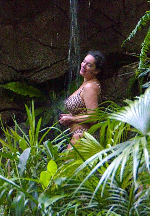 The comments on Kelly Brook confirm that most men expect women to never age! God forbid they age normally (and don't look the same as the 20 yr old you wanked into a sock over)

If she lost loads of weight she'd look saggy &amp; wrinkly and you'd still moan!

She's 45 🔥

#ImACeleb