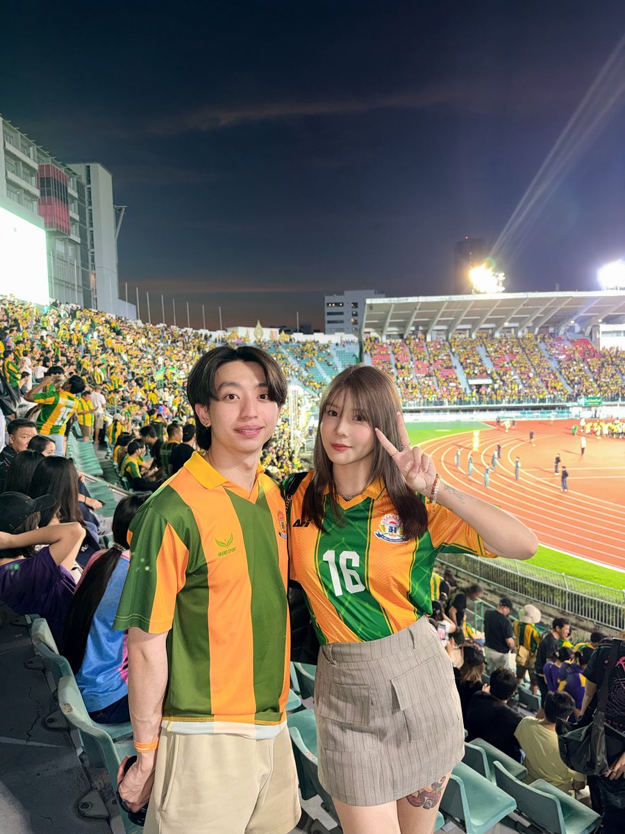 baifernntc2465's tweet image. เฉลย เฟิร์นเด็กเทพศิรินทร์ นนท์คั้บ ไปเชียร์จตุทุกครั้งแต่เขาเลือกสัมภาษณ์เด็กแลกเปลี่ยนอย่างเจสัน ขอบคุณค่ะ5555555555555555555