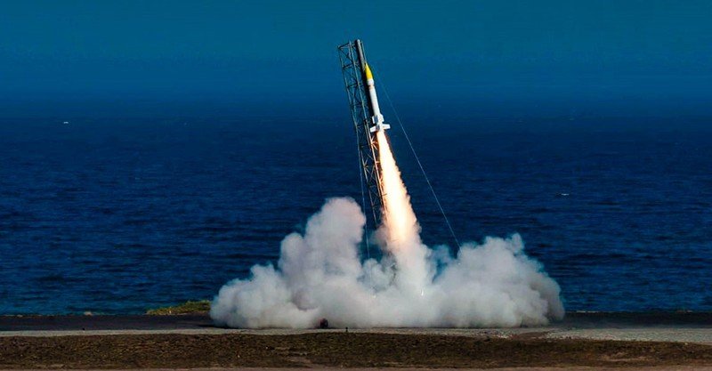 segment_b_pl's tweet image. &quot;Łódzka&quot; rakieta suborbitalna musi  wzlecieć do końca roku. Czasu zostało niewiele, a fiasko projektu  oznaczałoby poważne konsekwencje

&quot;Narodowe  Centrum Badań i Rozwoju przedłużyło termin realizacji projektu do końca  2025 roku, ale pod warunkiem, że członkowie konsorcjum będą…