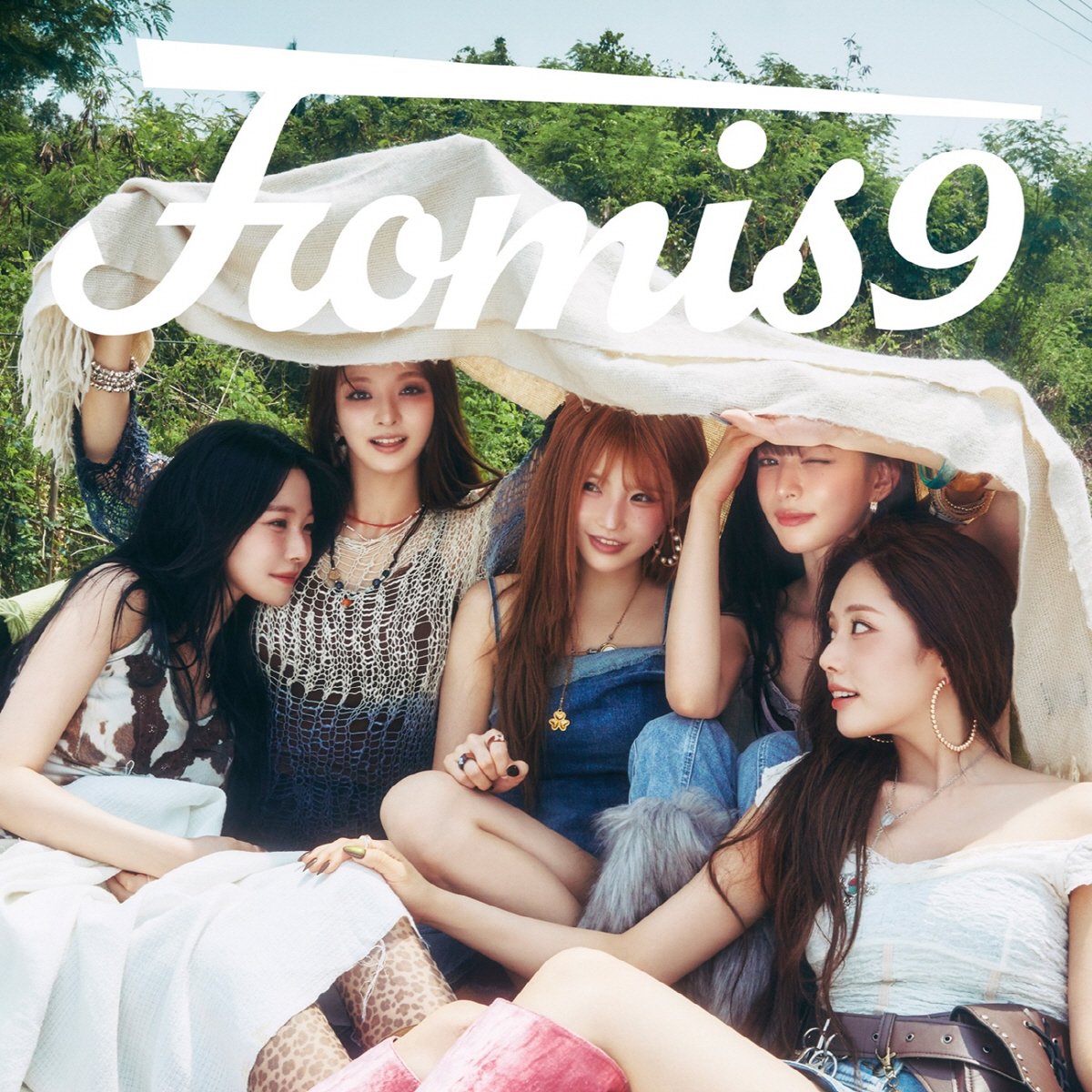 fiq_D_flover's tweet image. [📰] fromis_9 will be releasing the first remake of Kim Minjong's 'White Longing' in 24 years

"White Longing is a popular winter song that still dominates speakers on the streets as one of the quintessential winter songs"

sportschosun.com/entertainment/…

#fromis_9 #프로미스나인