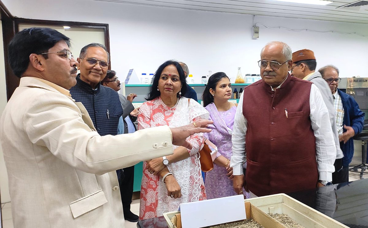 LucknowManagem3's tweet image. Thanks to CSIR-CDRI for an enriching and inspiring visit for Lucknow Management Association Members!

Thanks to Dr. Sanjeev Yadav &amp;amp; Dr. Naseem Ahmed Siddiqui for the insightful tour NMR,AI Lab where advanced AI accelerates research and development. 
@CSIR_CDRI @LMAlucknow