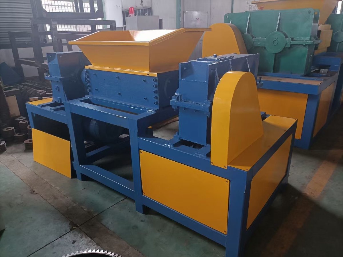 xuye_machinery's tweet image. 🌍 Every ton of waste we process = one less burden on our planet. At [Your Company Name], we turn solid waste into value through sustainable reuse, efficient recycling, and eco-friendly treatment. 💚✨ #SustainableWaste #ResourceRecovery #EfficientProcessing #EcoFriendlyTech