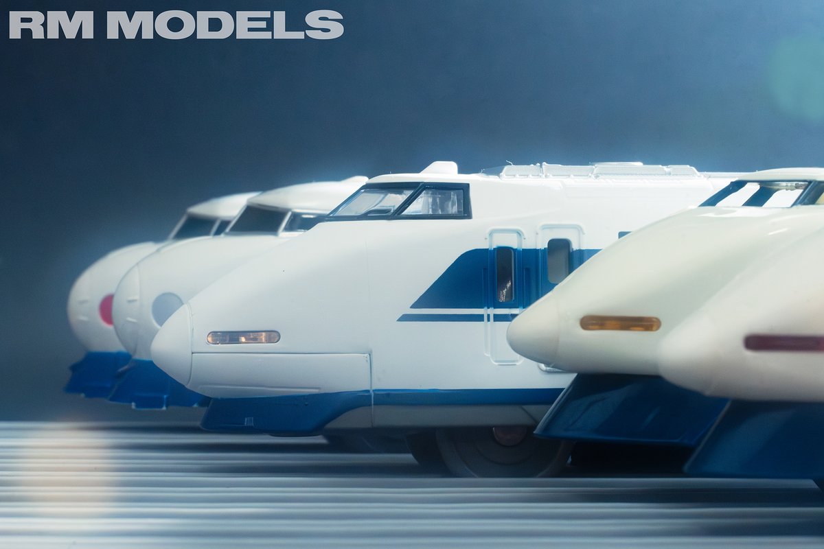 RM_MODELS_neko's tweet image. 明日発売予定の #プラレールリアルクラス 「100系新幹線グランドひかり(ライト付仕様)」。こちらはシリーズ初となる新幹線・ライト付き車両ということで、発表以降注目を集めています。ここでは発売を目前にそのディテールに迫りました。

↓記事・写真はこちら↓
 rail.hobidas.com/feature/529215/