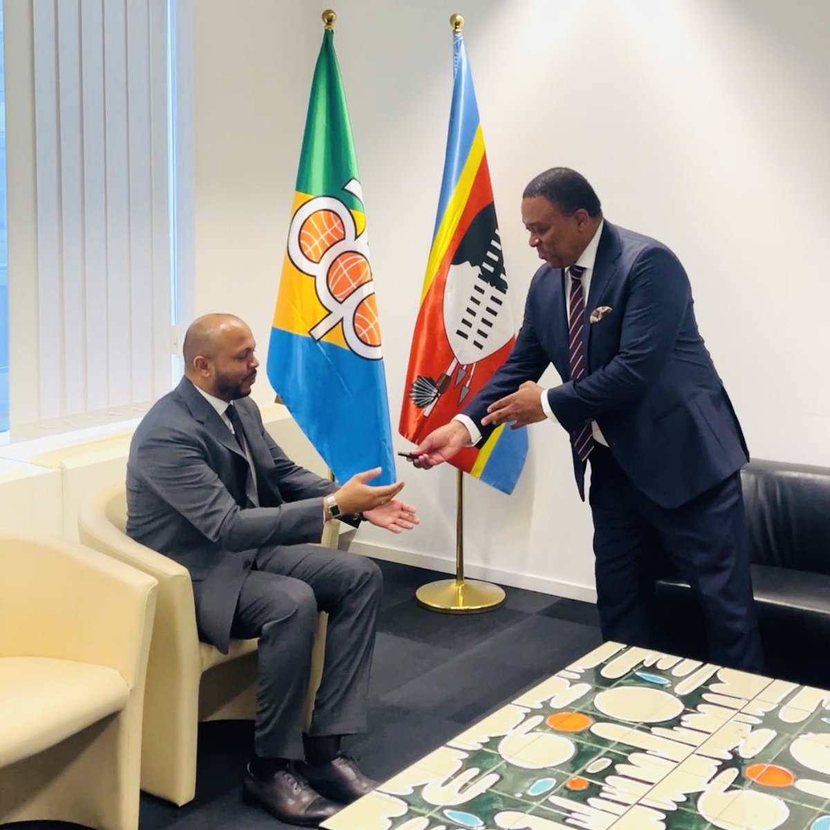 PressACP's tweet image. The Secretary-General of the OACPS, H.E. Moussa Saleh Batraki (@MBatraki), received H.E. Sibusisiwe Mngomezulu, Ambassador of the Kingdom of Eswatini to Brussels (@EswatiniGovern1), at the Headquarters of the Organisation.

The discussions focused on strengthening cooperation…