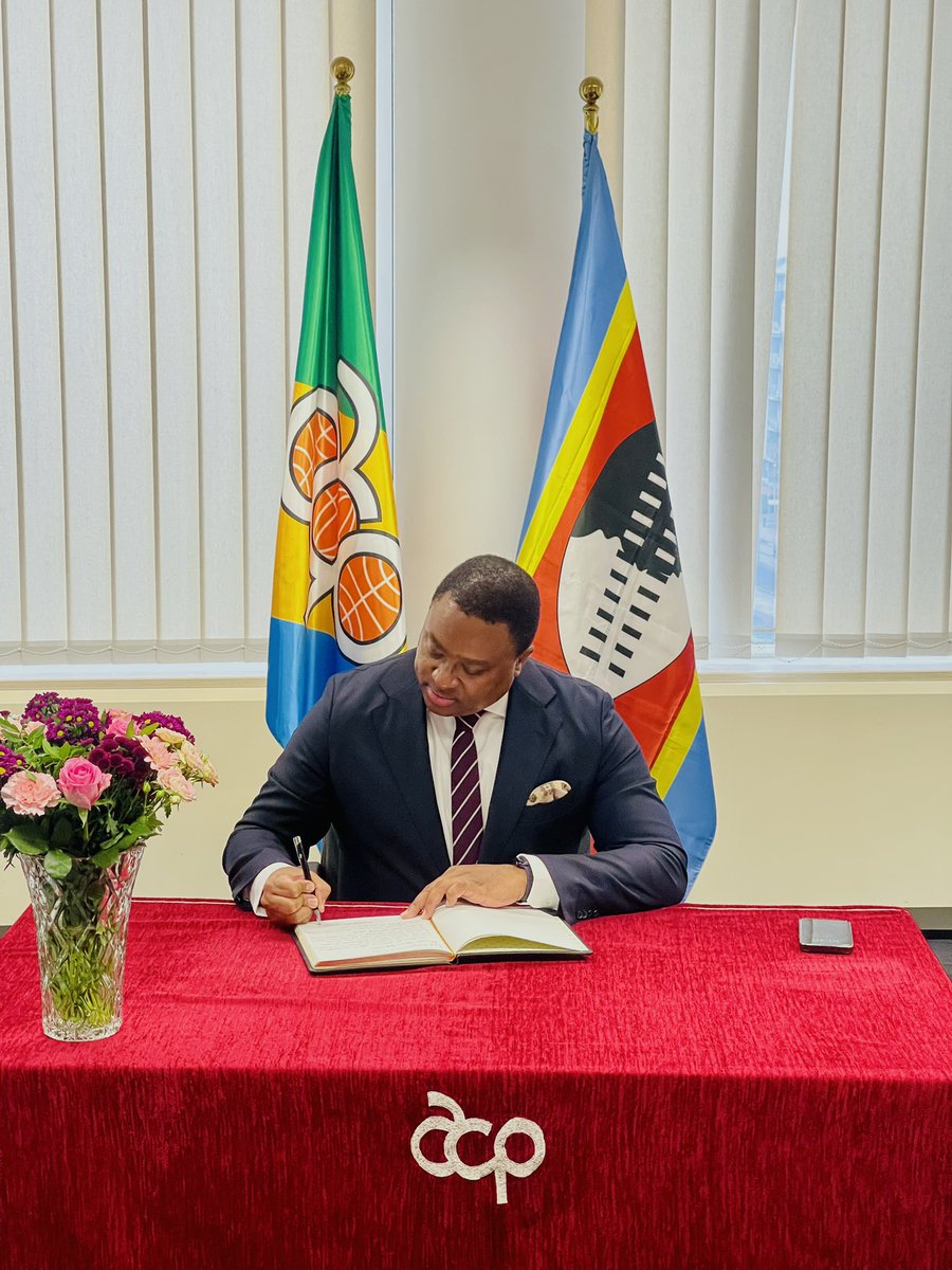 PressACP's tweet image. The Secretary-General of the OACPS, H.E. Moussa Saleh Batraki (@MBatraki), received H.E. Sibusisiwe Mngomezulu, Ambassador of the Kingdom of Eswatini to Brussels (@EswatiniGovern1), at the Headquarters of the Organisation.

The discussions focused on strengthening cooperation…