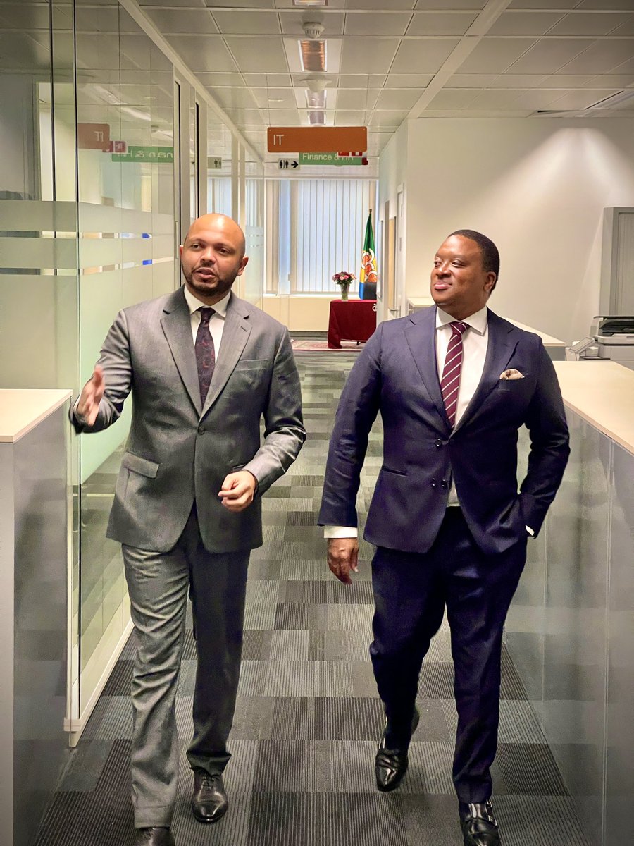 PressACP's tweet image. The Secretary-General of the OACPS, H.E. Moussa Saleh Batraki (@MBatraki), received H.E. Sibusisiwe Mngomezulu, Ambassador of the Kingdom of Eswatini to Brussels (@EswatiniGovern1), at the Headquarters of the Organisation.

The discussions focused on strengthening cooperation…